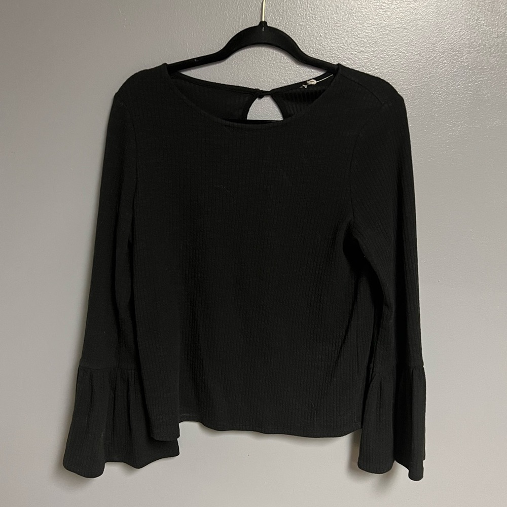 Anthropologie long sleeved black top size large bell sleeves ribbed keyhole back